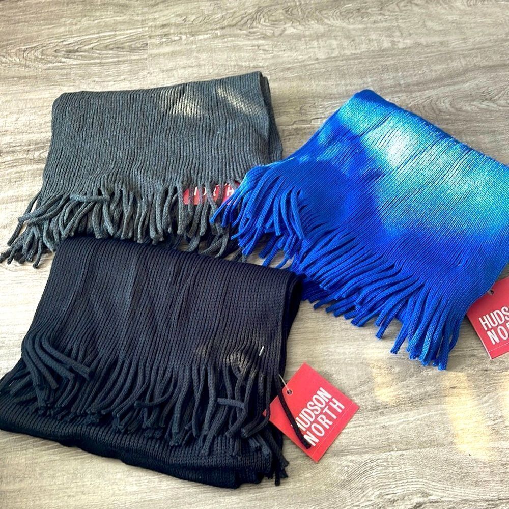 Hudson North Lot of 3 Scarves . New .